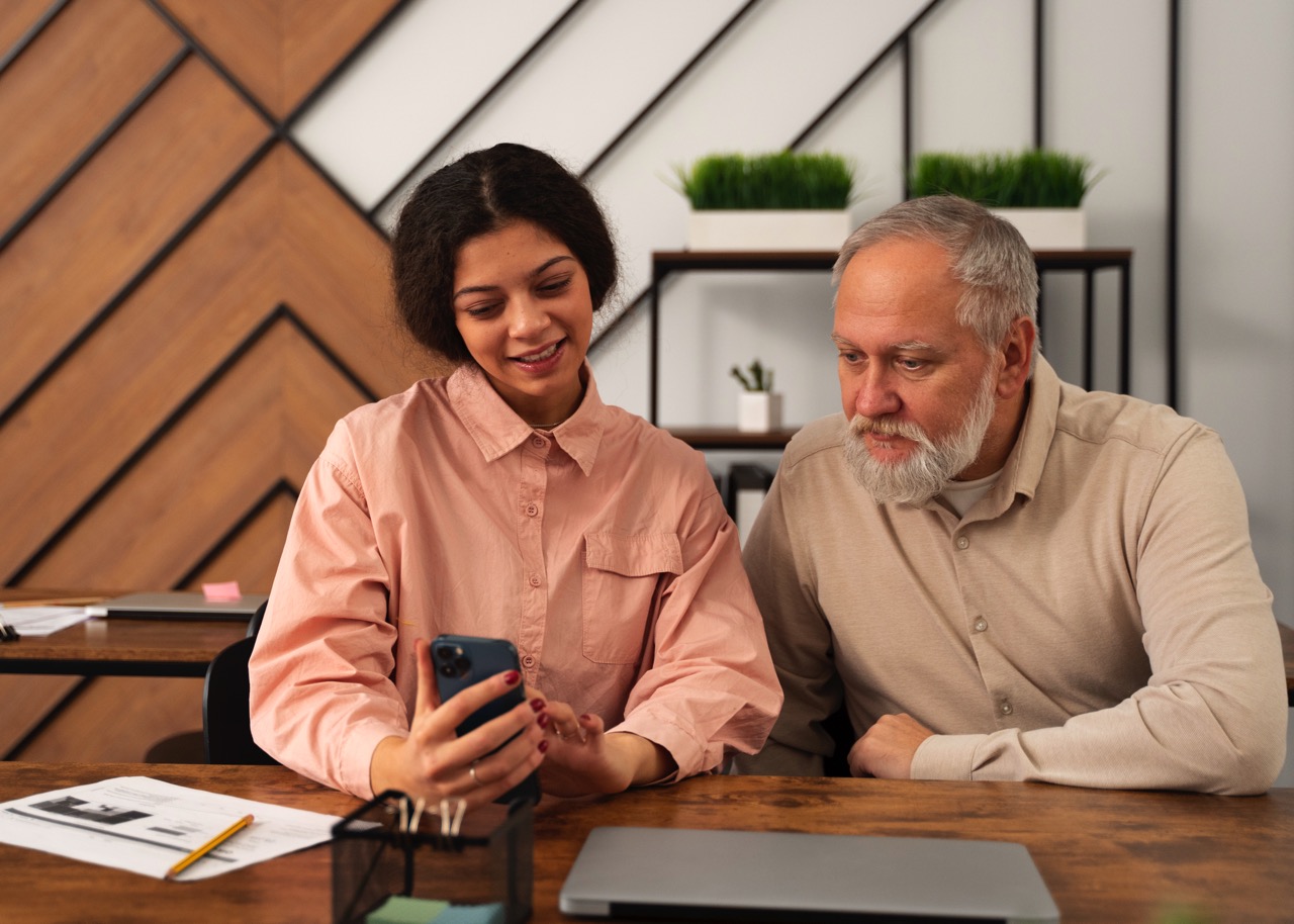 senior-person-school-class-with-smartphone